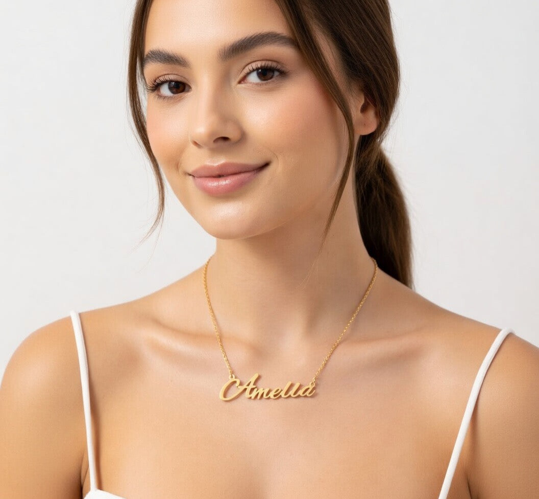 Amelia Name Necklace - Signature Names Gold Nameplate Necklace